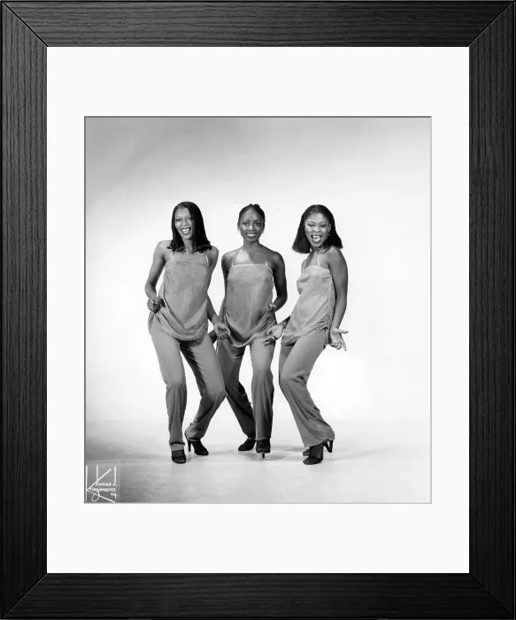 Framed Print : Disco Group Musique Portrait Framed Print : Disco Group Musique Portrait