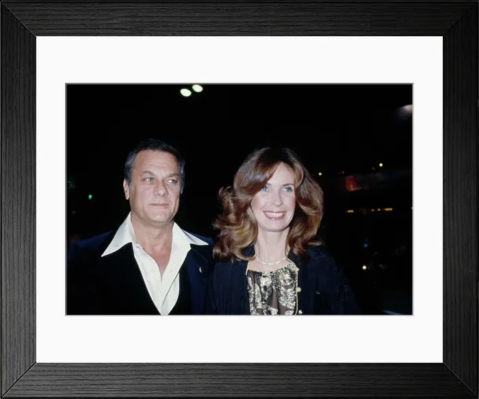 Framed Print : Tony Curtis & Leslie Allen Framed Print : Tony Curtis & Leslie Allen