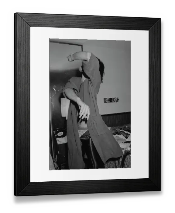 Framed Print : Freddie Mercury Framed Print : Freddie Mercury
