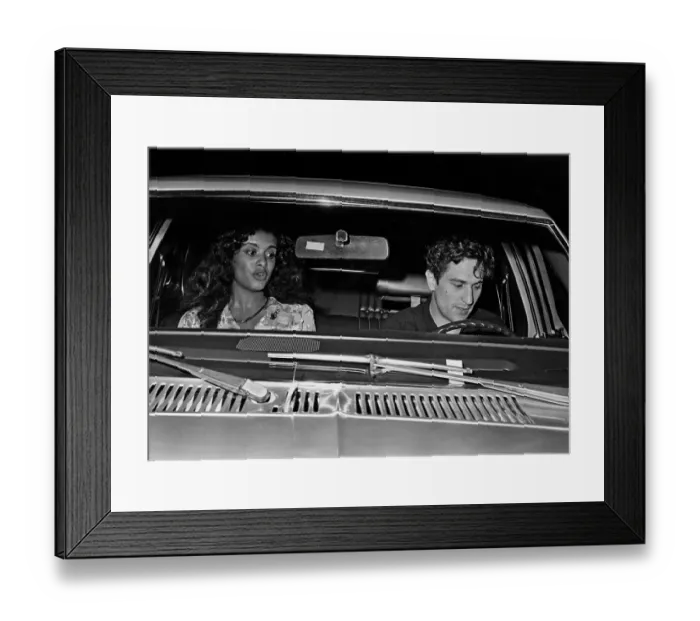 Framed Print : Robert De Niro and Diahnne Abbott on the Town Framed Print : Robert De Niro and Diahnne Abbott on the Town