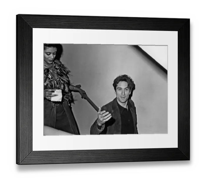 Framed Print : Robert De Niro and Diahann Abbott on the Town Framed Print : Robert De Niro and Diahann Abbott on the Town
