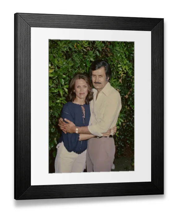 Framed Print : At Home With The Anistons Framed Print : At Home With The Anistons