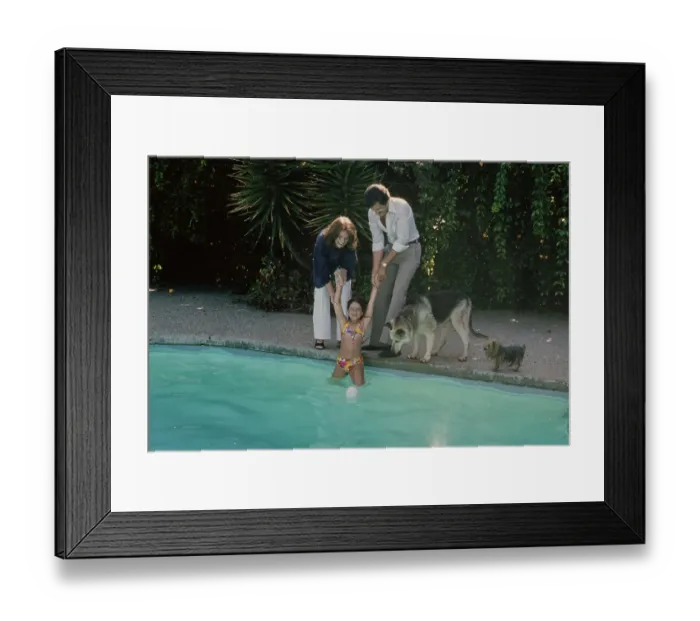 Framed Print : At Home With The Anistons Framed Print : At Home With The Anistons