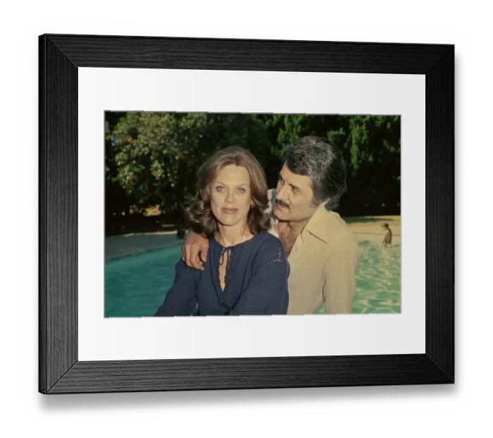 Framed Print : At Home With The Anistons Framed Print : At Home With The Anistons