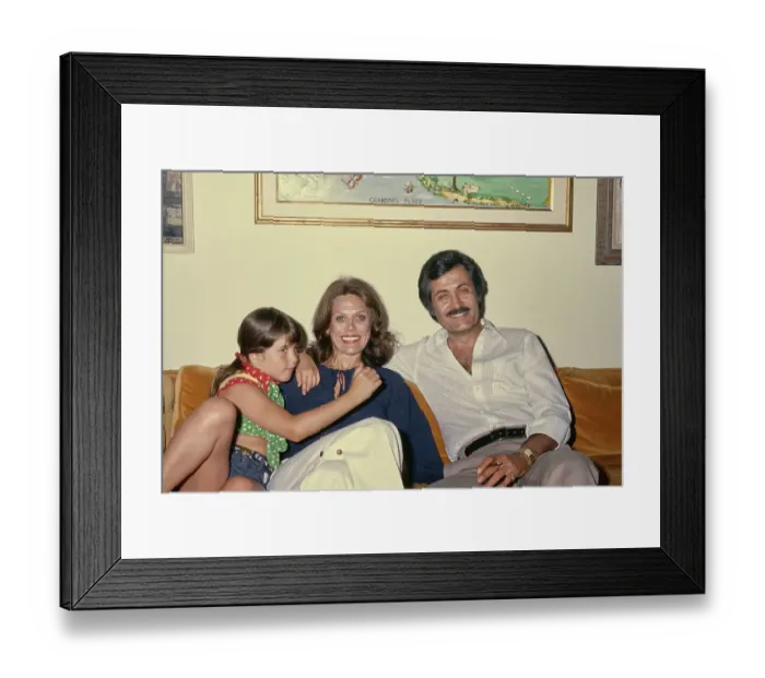 Framed Print : At Home With The Anistons Framed Print : At Home With The Anistons