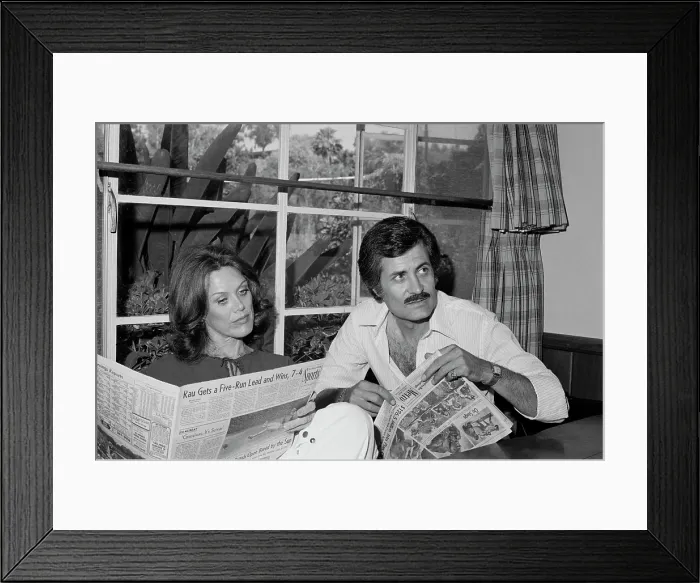 Framed Print : At Home With The Anistons Framed Print : At Home With The Anistons