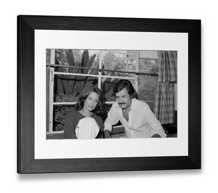 Framed Print : At Home With The Anistons Framed Print : At Home With The Anistons