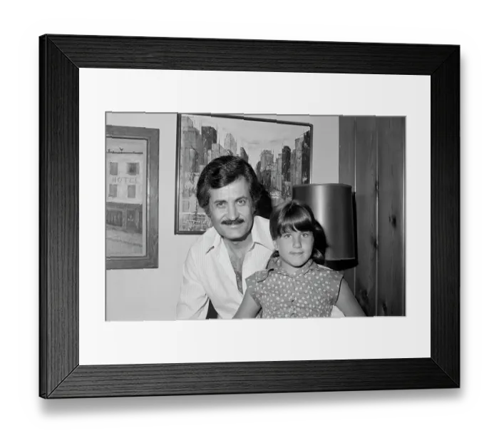 Framed Print : At Home With The Anistons Framed Print : At Home With The Anistons
