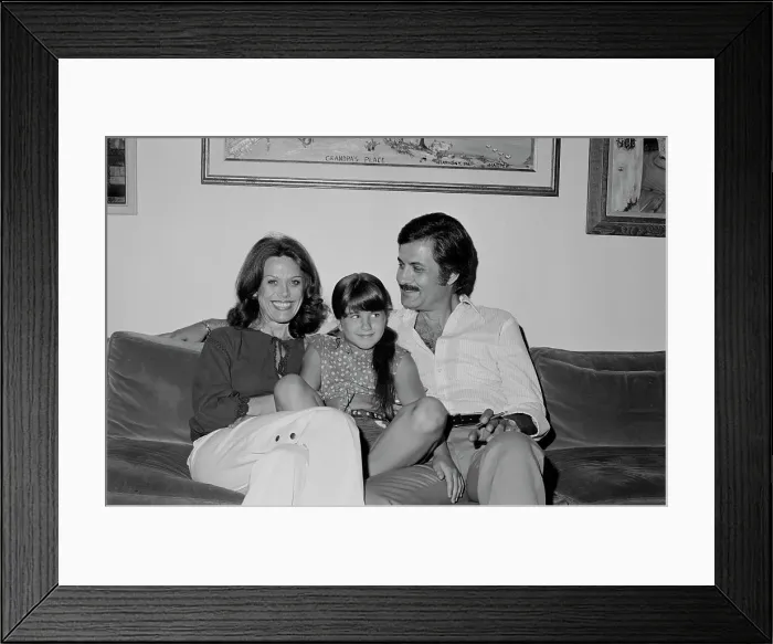 Framed Print : At Home With The Anistons Framed Print : At Home With The Anistons