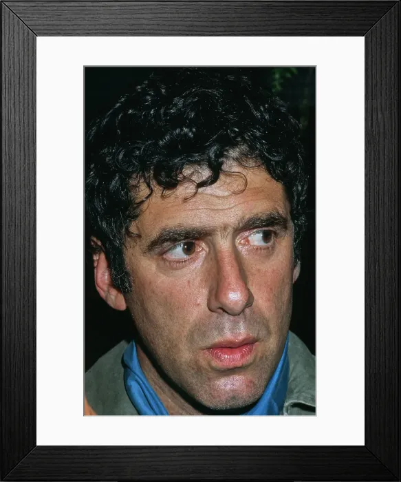 Framed Print : Elliott Gould Framed Print : Elliott Gould