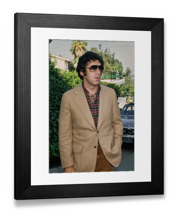 Framed Print : Elliott Gould Framed Print : Elliott Gould