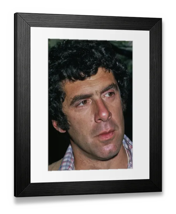 Framed Print : Elliott Gould Framed Print : Elliott Gould