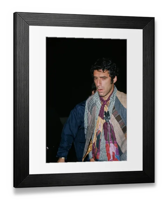 Framed Print : Elliott Gould Framed Print : Elliott Gould