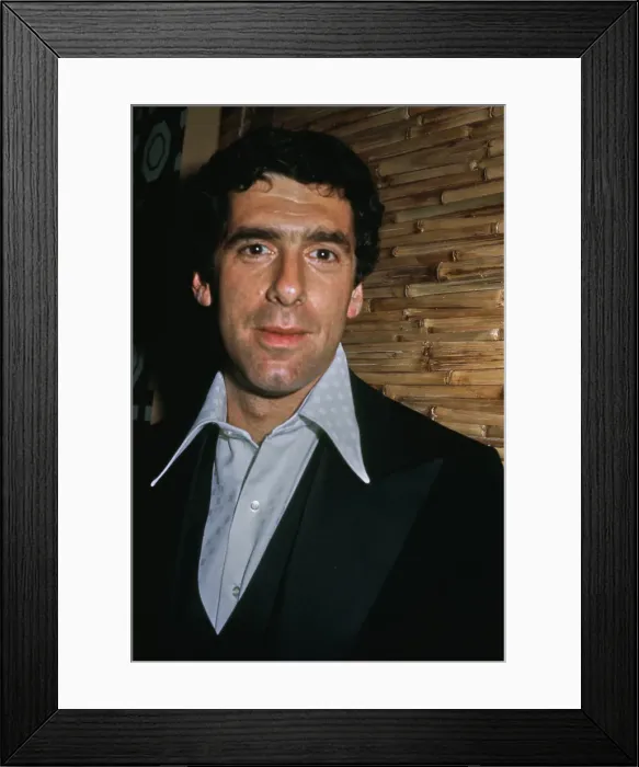 Framed Print : Elliott Gould Framed Print : Elliott Gould