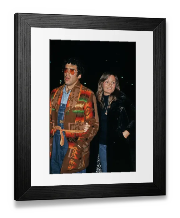 Framed Print : Elliott Gould and Valerie Perrine Framed Print : Elliott Gould and Valerie Perrine