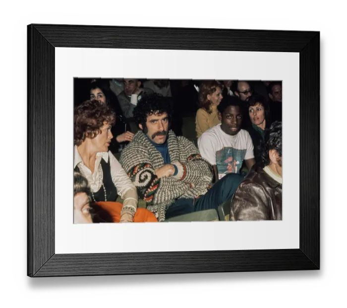 Framed Print : Elliott Gould Framed Print : Elliott Gould