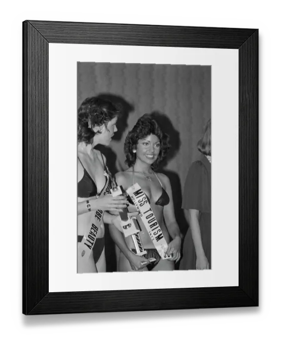 Framed Print : Hollywood Festival Of Beauty Framed Print : Hollywood Festival Of Beauty
