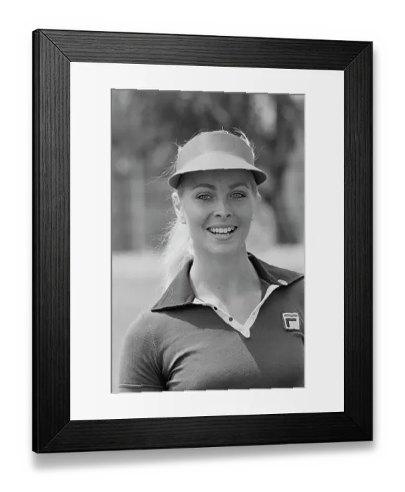 Framed Print : Cindy Cox. Golfer Cindy Cox USA, circa 1975 Framed Print : Cindy Cox. Golfer Cindy Cox USA, circa 1975