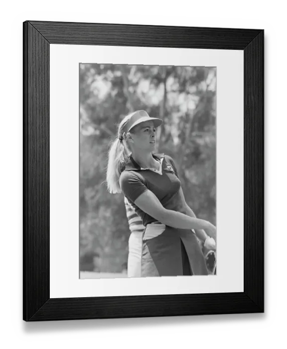 Framed Print : Cindy Cox playing golf, USA, circa 1975. She is just turning professional Framed Print : Cindy Cox playing golf, USA, circa 1975. She is just turning professional