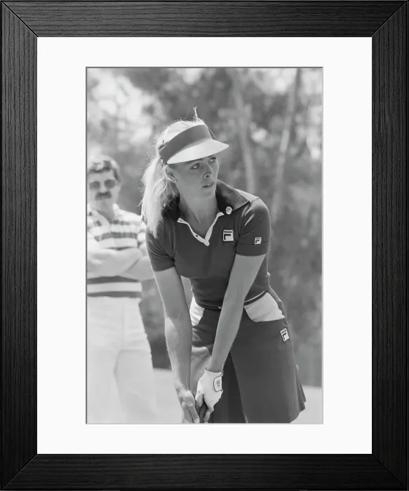 Framed Print : Cindy Cox playing golf, USA, circa 1975. She is just turning professional Framed Print : Cindy Cox playing golf, USA, circa 1975. She is just turning professional