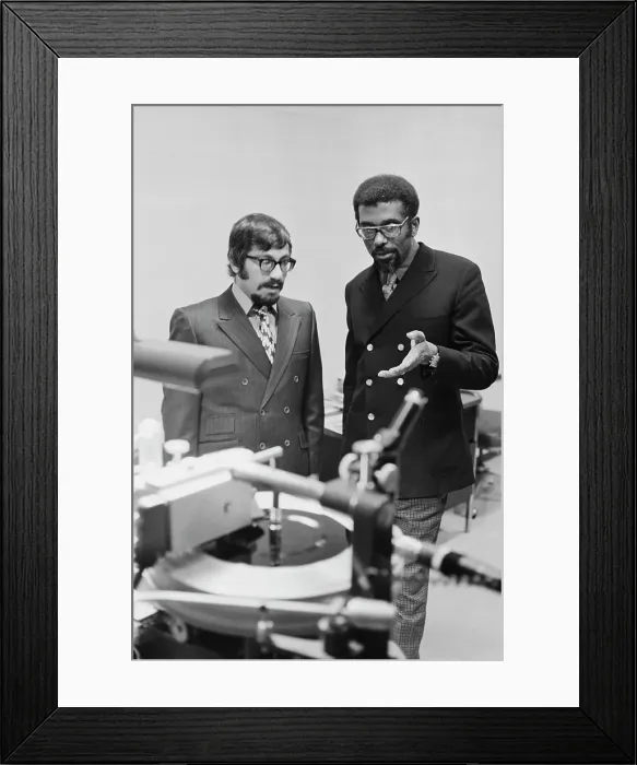 Framed Print : Esmond Edwards Framed Print : Esmond Edwards