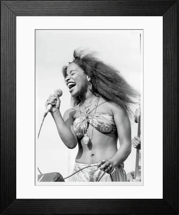 Framed Print : Photo of Chaka Khan Framed Print : Photo of Chaka Khan