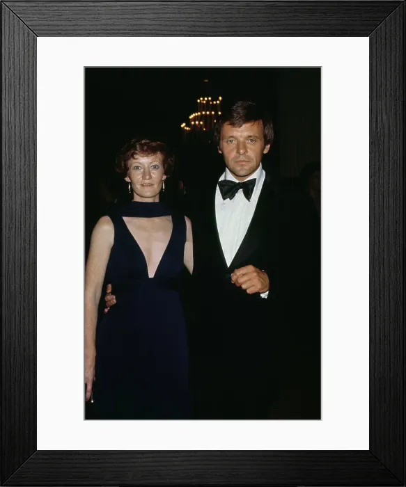 Framed Print : Anthony Hopkins And Jennifer Lynton