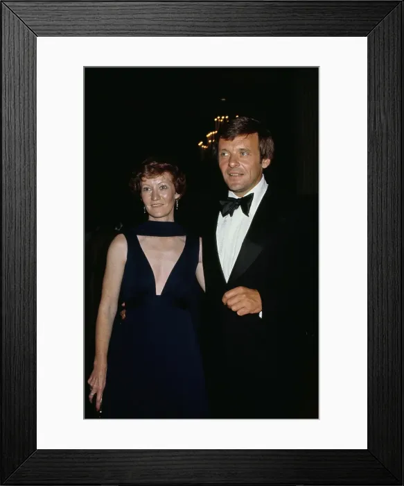Framed Print : Anthony Hopkins And Jennifer Lynton Framed Print : Anthony Hopkins And Jennifer Lynton