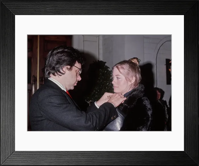 Framed Print : Peter Bogdanovich & Cybill Shepherd Framed Print : Peter Bogdanovich & Cybill Shepherd