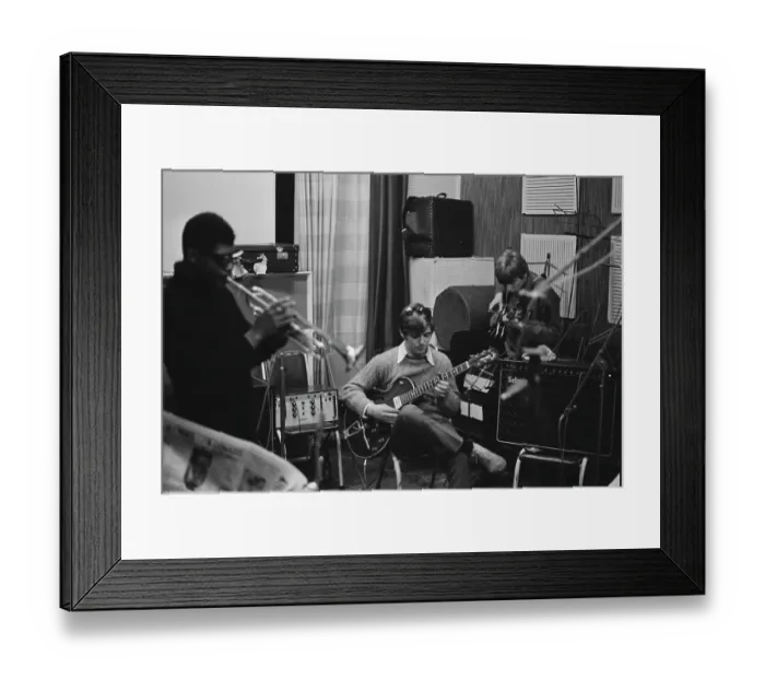 Framed Print : Georgie Fame In New York Framed Print : Georgie Fame In New York