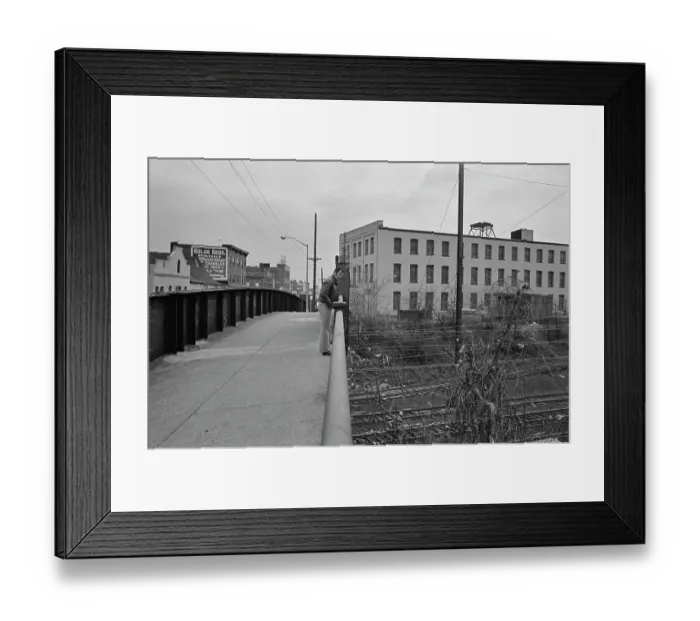 Framed Print : Tony Curtis Visits The Tom James Company Factory, Perth Amboy, New Jersey Framed Print : Tony Curtis Visits The Tom James Company Factory, Perth Amboy, New Jersey