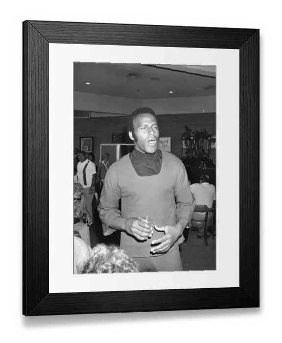 Framed Print : Fred Williamson Attends An Event Framed Print : Fred Williamson Attends An Event