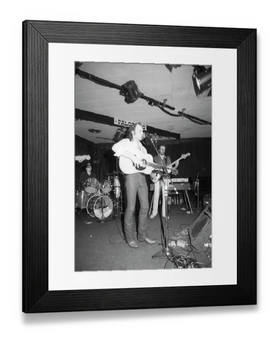 Framed Print : Photo of Dwight Yoakam