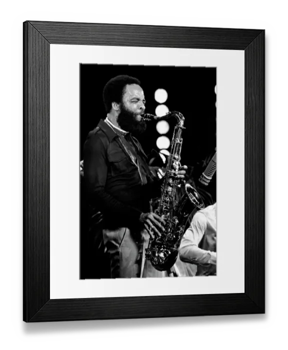 Framed Print : Photo of Grover Washington Jr Framed Print : Photo of Grover Washington Jr