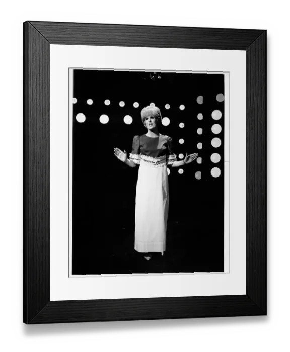 Framed Print : Photo of Dusty Springfield