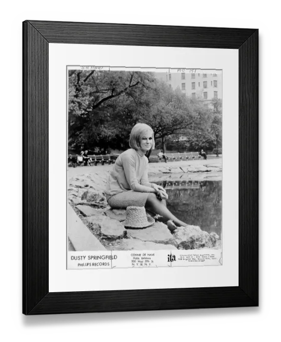 Framed Print : Photo of Dusty Springfield