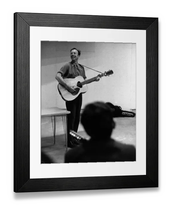 Framed Print : Photo of Pete Seeger Framed Print : Photo of Pete Seeger