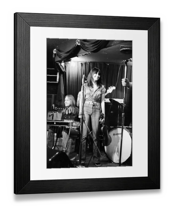 Framed Print : Photo of Linda Ronstadt Framed Print : Photo of Linda Ronstadt