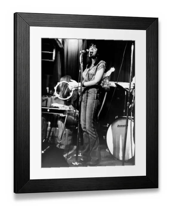 Framed Print : Photo of Linda Ronstadt