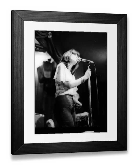 Framed Print : Photo of Linda Ronstadt Framed Print : Photo of Linda Ronstadt