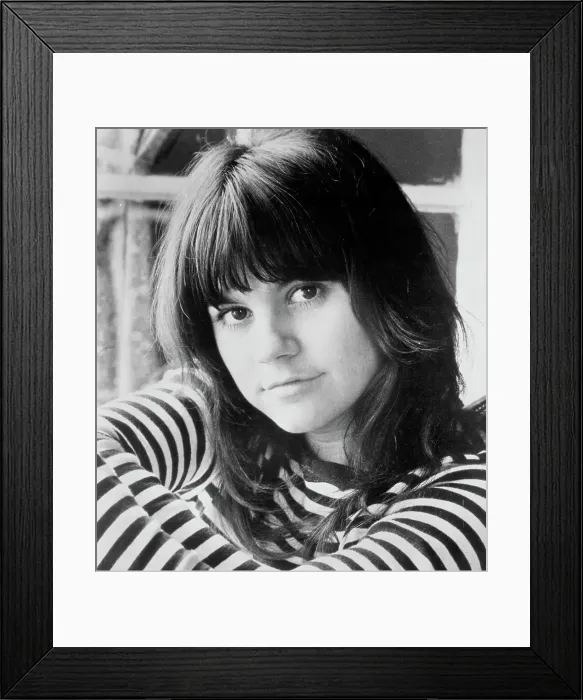 Framed Print : Photo of Linda Ronstadt Framed Print : Photo of Linda Ronstadt