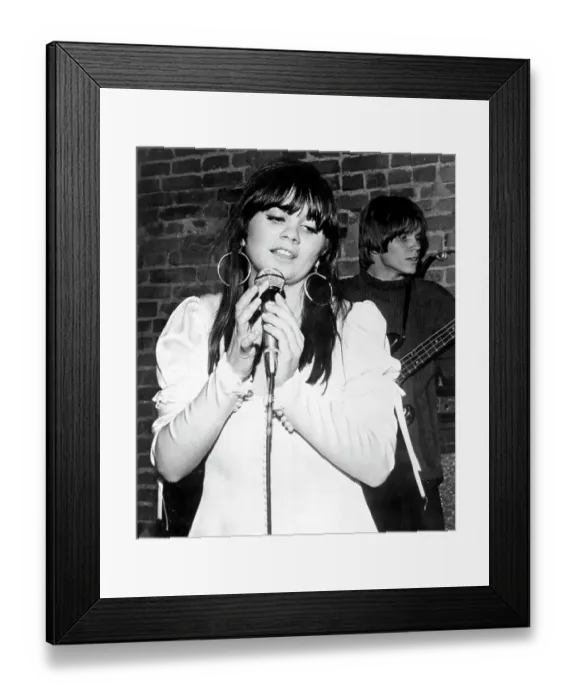 Framed Print : Photo of Linda Ronstadt Framed Print : Photo of Linda Ronstadt