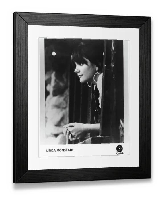 Framed Print : Photo of Linda Ronstadt Framed Print : Photo of Linda Ronstadt