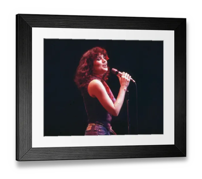 Framed Print : Photo of Linda Ronstadt Framed Print : Photo of Linda Ronstadt