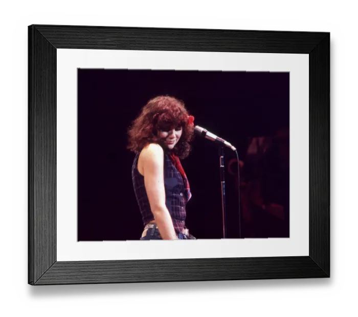Framed Print : Photo of Linda Ronstadt