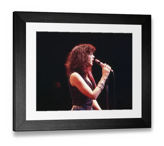 Framed Print : Photo of Linda Ronstadt Framed Print : Photo of Linda Ronstadt