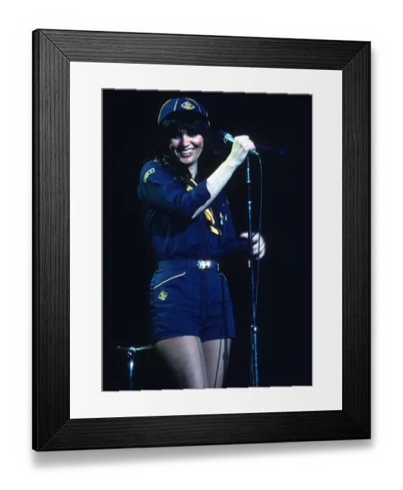 Framed Print : Photo of Linda Ronstadt Framed Print : Photo of Linda Ronstadt