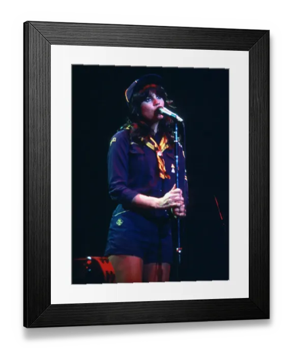 Framed Print : Photo of Linda Ronstadt Framed Print : Photo of Linda Ronstadt