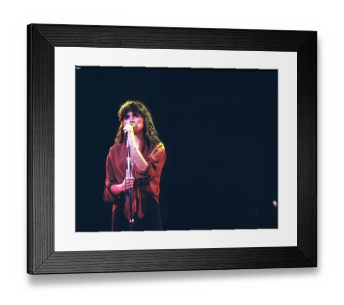 Framed Print : Photo of Linda Ronstadt Framed Print : Photo of Linda Ronstadt