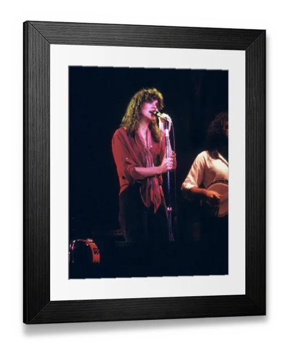 Framed Print : Photo of Linda Ronstadt Framed Print : Photo of Linda Ronstadt